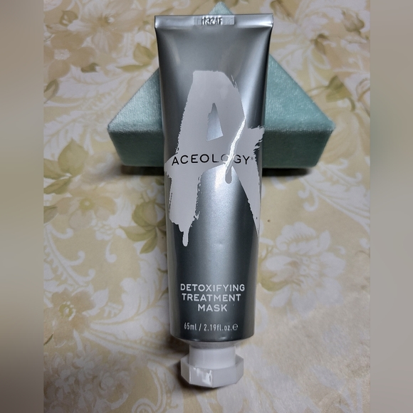 Aceology Detox Mask, Cela Glacier Cleanser, & Volition Turmeric Polish, NIB - Picture 7 of 16